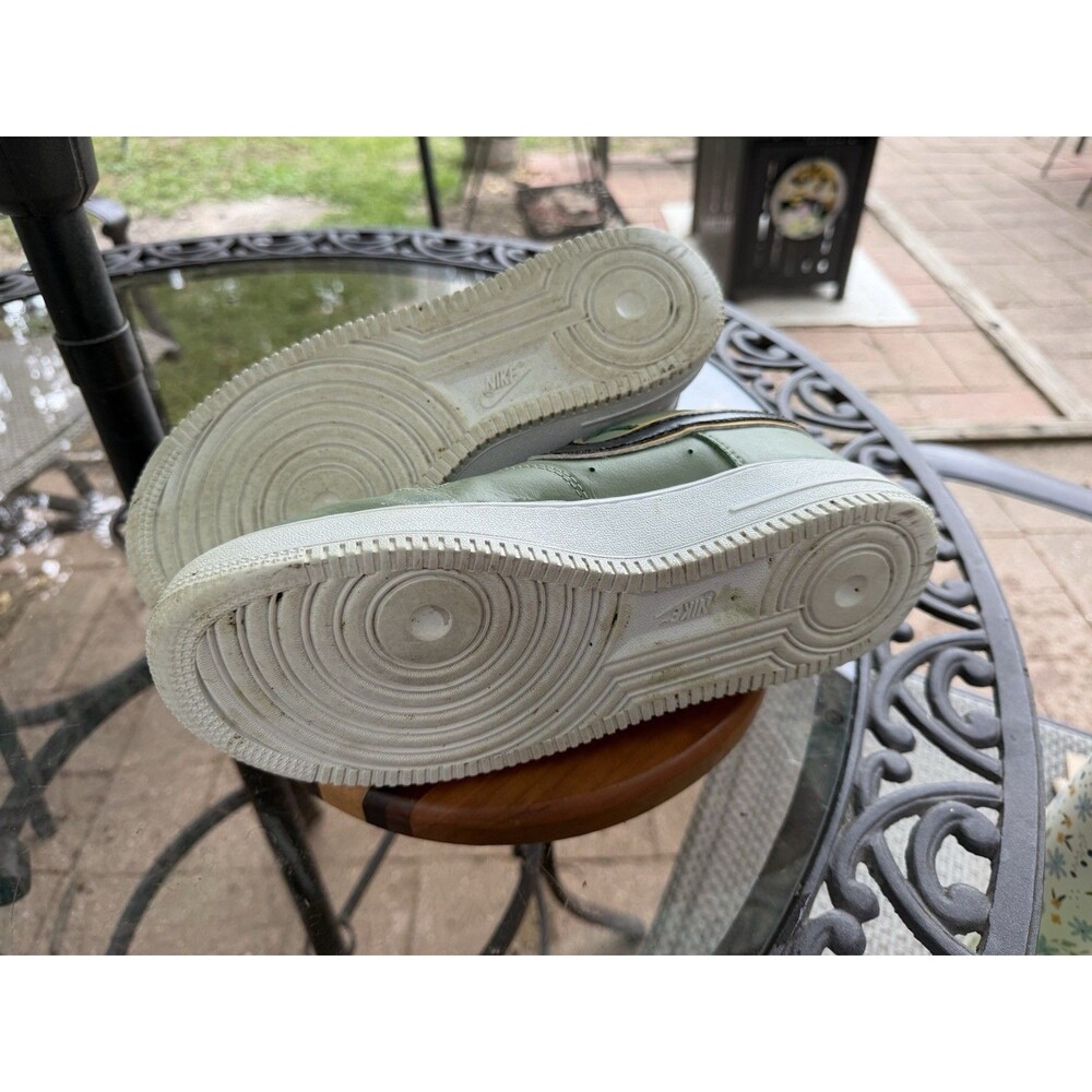 Nike Air Force 1 '07 LV8 Low Metallic Swoosh Pack Oil Green DA8481-300 8.5 - Picture 6 of 8